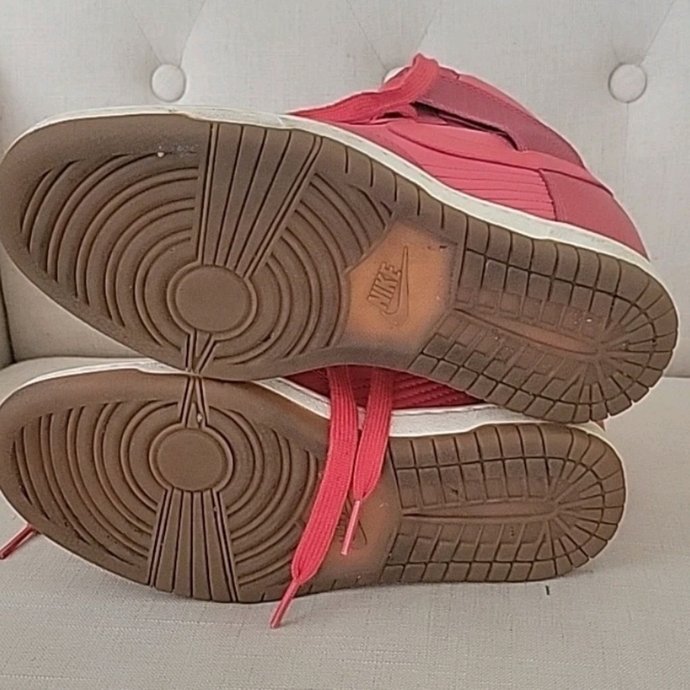 Nike Dunk Sky Hi Red Women’s Size 7.5 Leather Hidden Wedge Sneakers 528899-603 - Picture 7 of 7